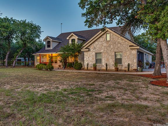 3rd image of 367 ROSEWOOD DR