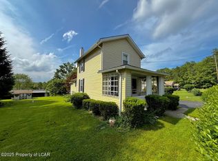 8 Garfield St, Dallas, PA 18612