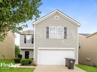 4300 Oak Pointe Dr, Winston Salem, NC 27105