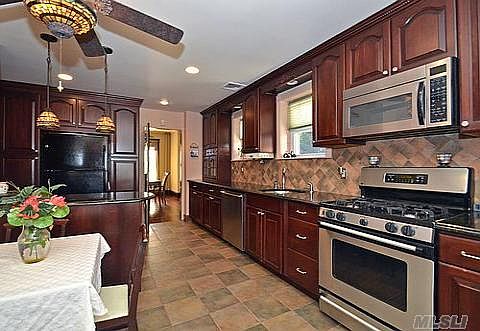 2nd image of 3266 Park Ave