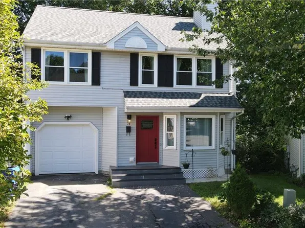14 Cinnamon Circle #14, West Hartford, CT 06110