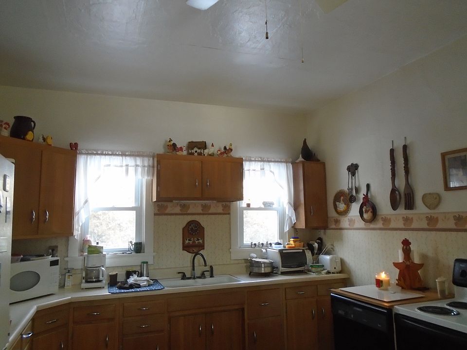 2nd image of 304 N Broadway St