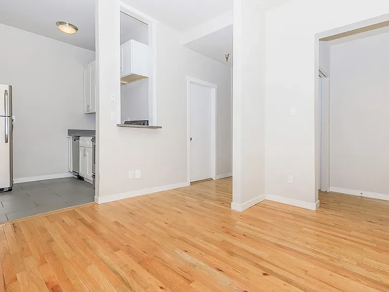 100 on 6th *Limited Time Concession: Now Offering 1 Months Free Rent* — Photo 34