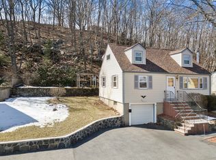 24 Greenwood Rd, Peabody, MA 01960