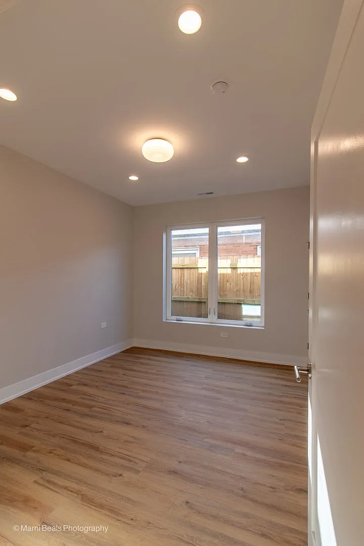 1 bed, 1.0 bath, 740 sqft, $1,800 — Photo 3