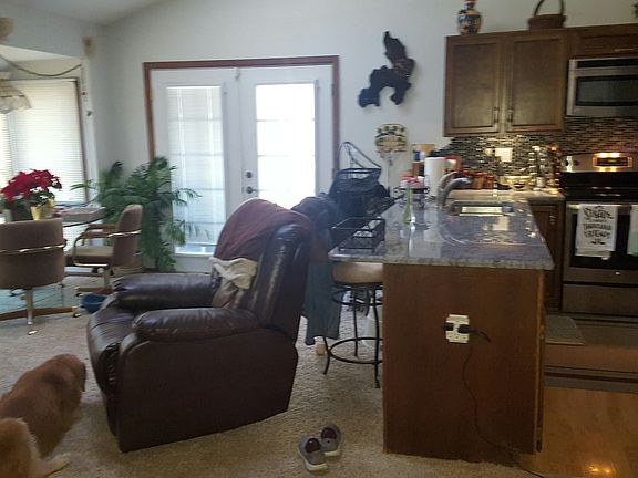 Great Room -> Breakfast area