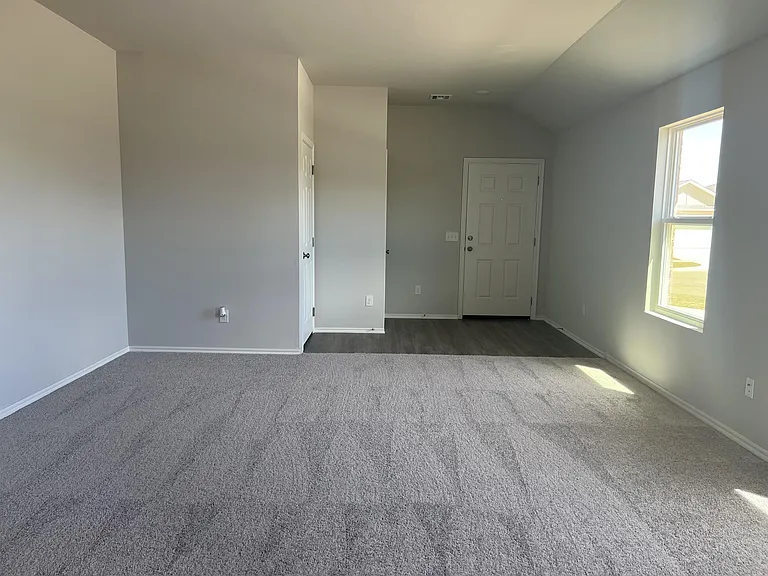1009 Ichabod Cir — Photo 11