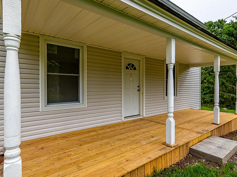 174 Sand Spring Rd — Photo 3