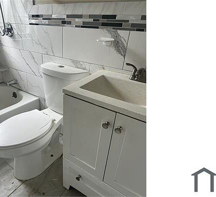3rd image of 27 Southmere Rd #1