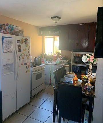 4th image of 1351 E 49th St