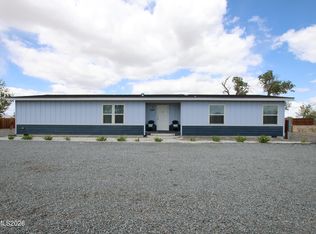 210 Chateau Way, Yerington, NV 89447