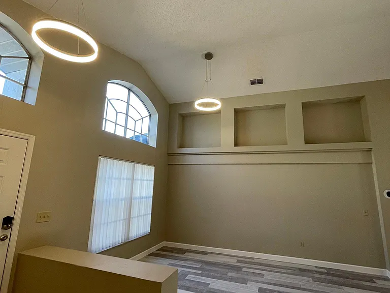 9303 Rockrose Dr — Photo 15