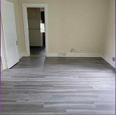 2nd image of 467 Beaumont St E #2