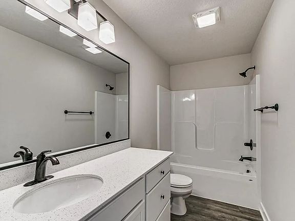 3rd image of 6522 Holly Ct