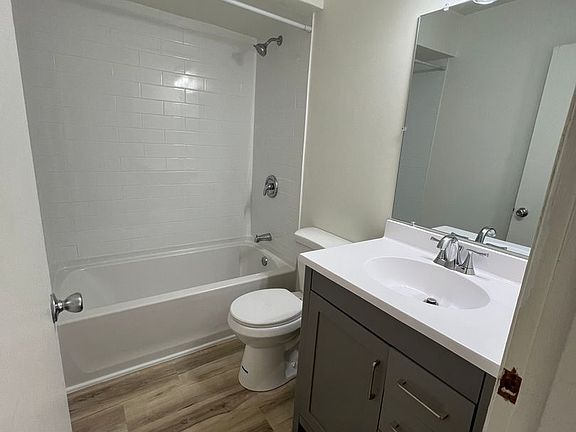 5th image of 4322 Lindenwood Dr #3SW