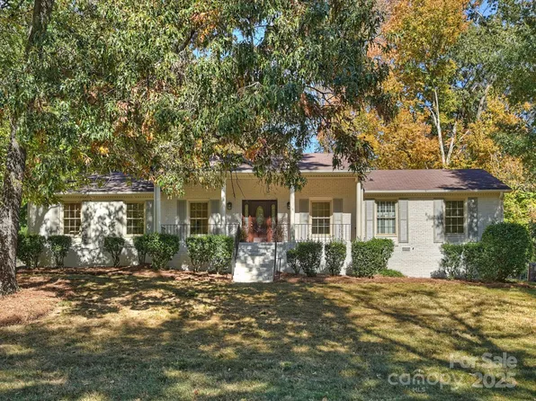 5129 Red Cedar Ln, Charlotte, NC 28226