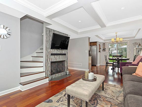 5th image of 374 N Fairfield Ave