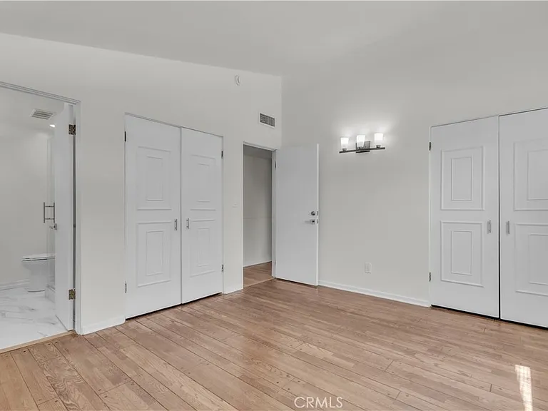 16433 Kingsbury St — Photo 18