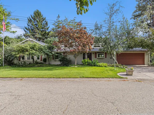 979 Abseguami Trl, Lake Orion, MI 48362