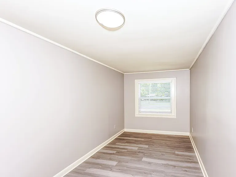 700 Robison Dr — Photo 9