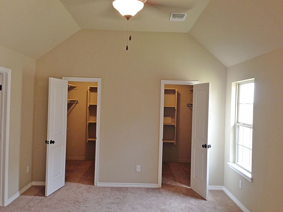 1st image of 932 SW 140th St