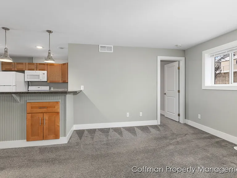 810 Benson Ave NE — Photo 7