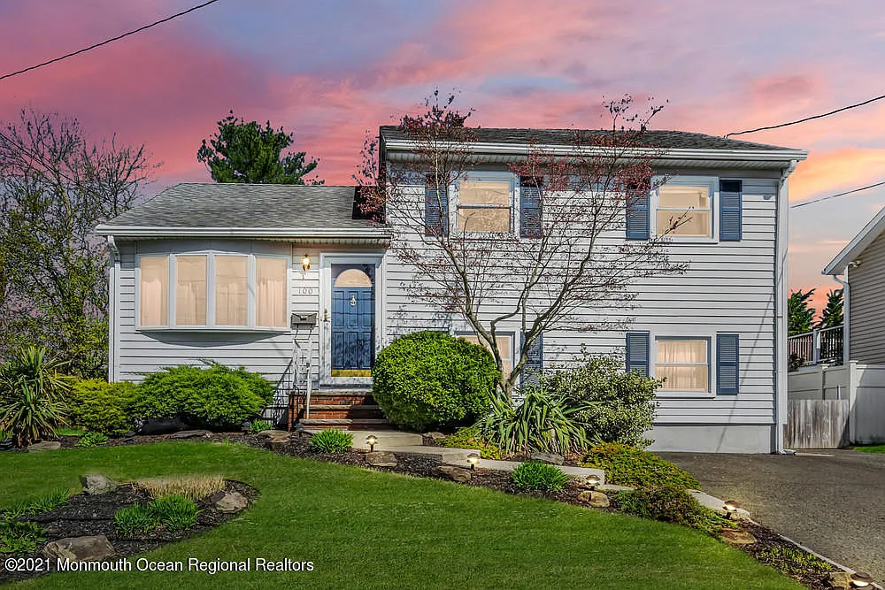 100 Grant Avenue photo 1