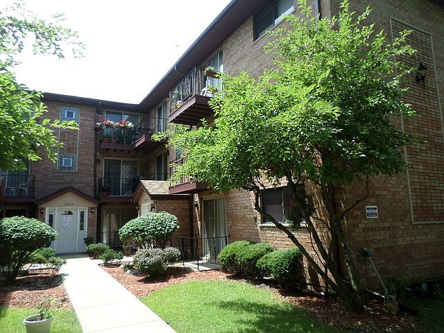 1st image of 5825 W Higgins Ave APT 2B