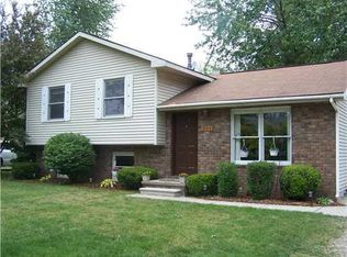 255 Fairmount St, Whitmore Lake, MI 48189