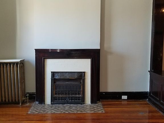 3rd image of 3421 Iowa Ave #3421