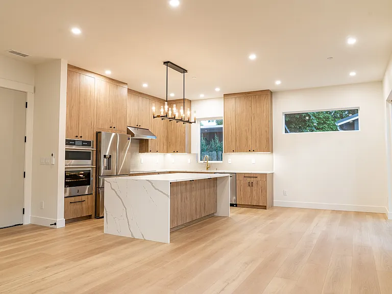 9025 Slater Ave NE — Photo 6