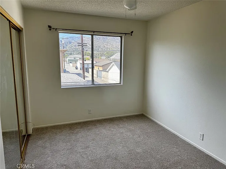920 N Alameda Ave — Photo 10