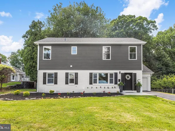 2016 Woodside Ln, Broomall, PA 19008