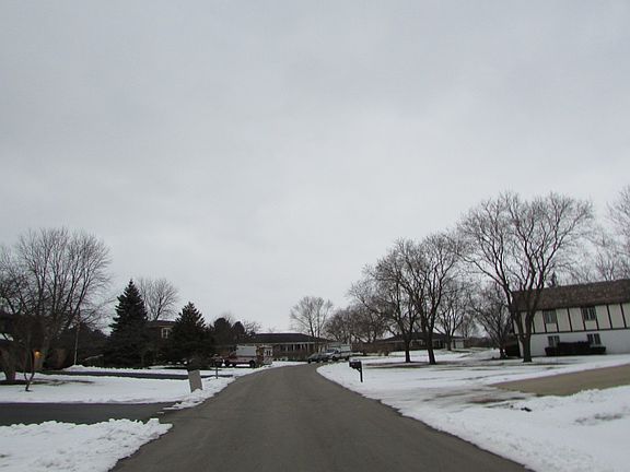 5th image of 25110 W Pauline Dr