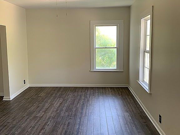 4th image of 5004 Holmes Ave