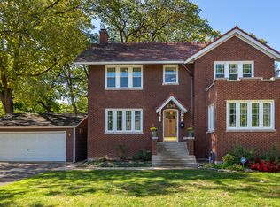 236 Maplewood Rd, North Riverside, IL 60546