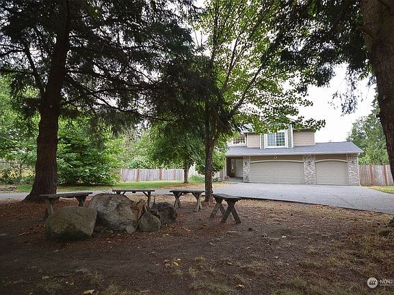 2nd image of 23911 Country Drive E
