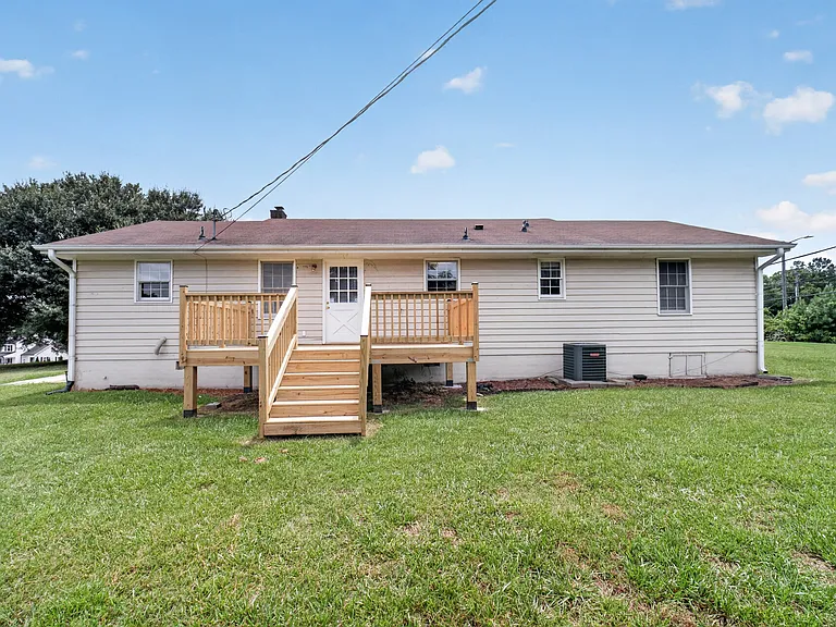 2591 Doc Hughes Rd — Photo 37