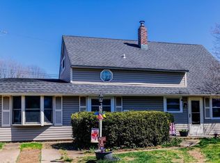 58 Nearwood Ln, Levittown, PA