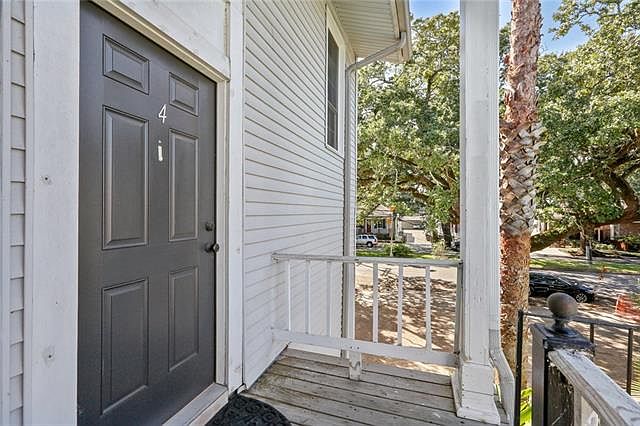 1st image of 825 Louisiana Ave APT 4