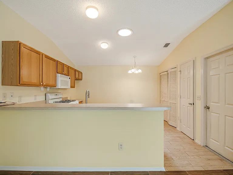 2454 Southern Oak St — Photo 12