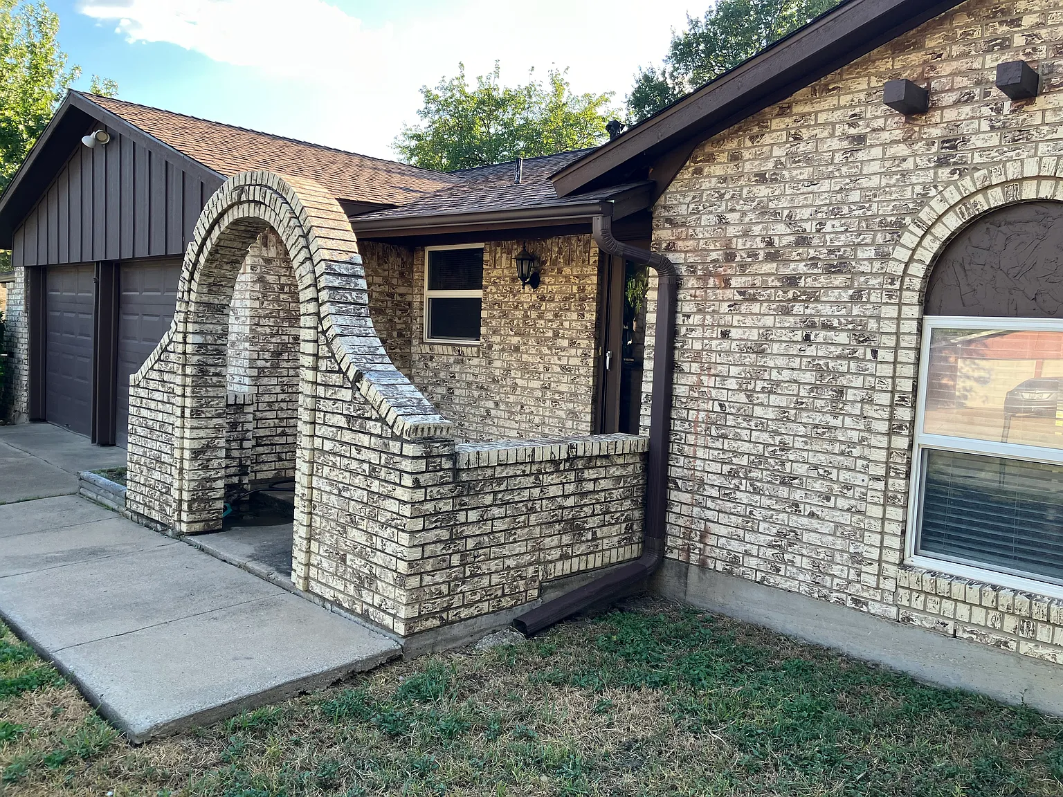 3 bed, 1160 sqft, $1,800 — Photo 1
