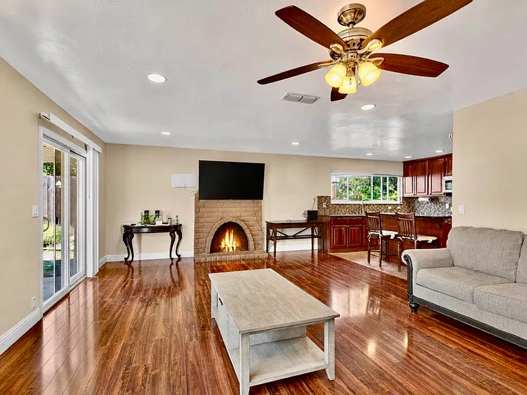 4073 Farmer Way — Photo 5