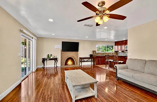 4073 Farmer Way Photo 1