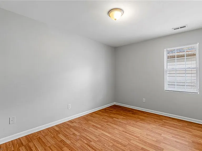 405 N Dudley St — Photo 18
