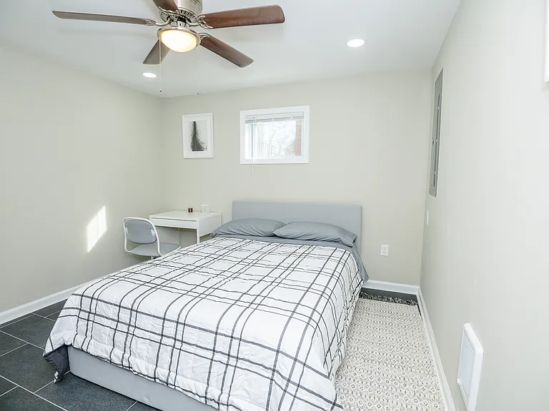 8007 Prince Georges Dr — Photo 22