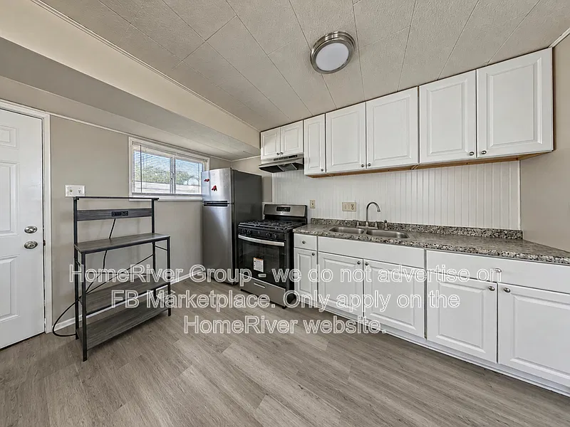 3 bed, 1.0 bath, 873 sqft, $1,450 — Photo 3
