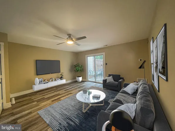 464 La Cascata, Clementon, NJ 08021