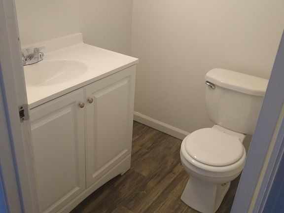 4th image of 11 Willowood Ln #B