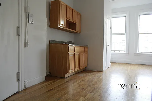 Rented by Rennit Inc. | media 21